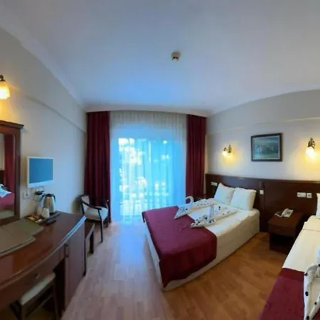 Astoria Park & Selection Hotel 4*