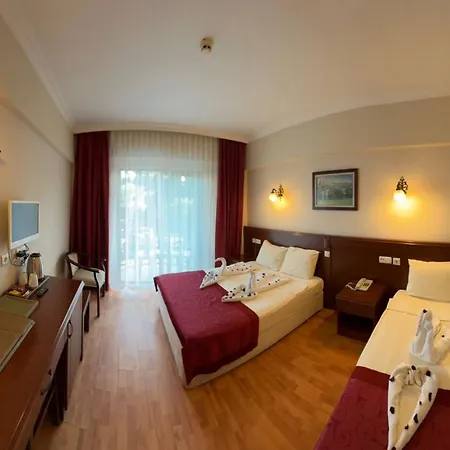 Astoria Park & Selection Hotel 4*